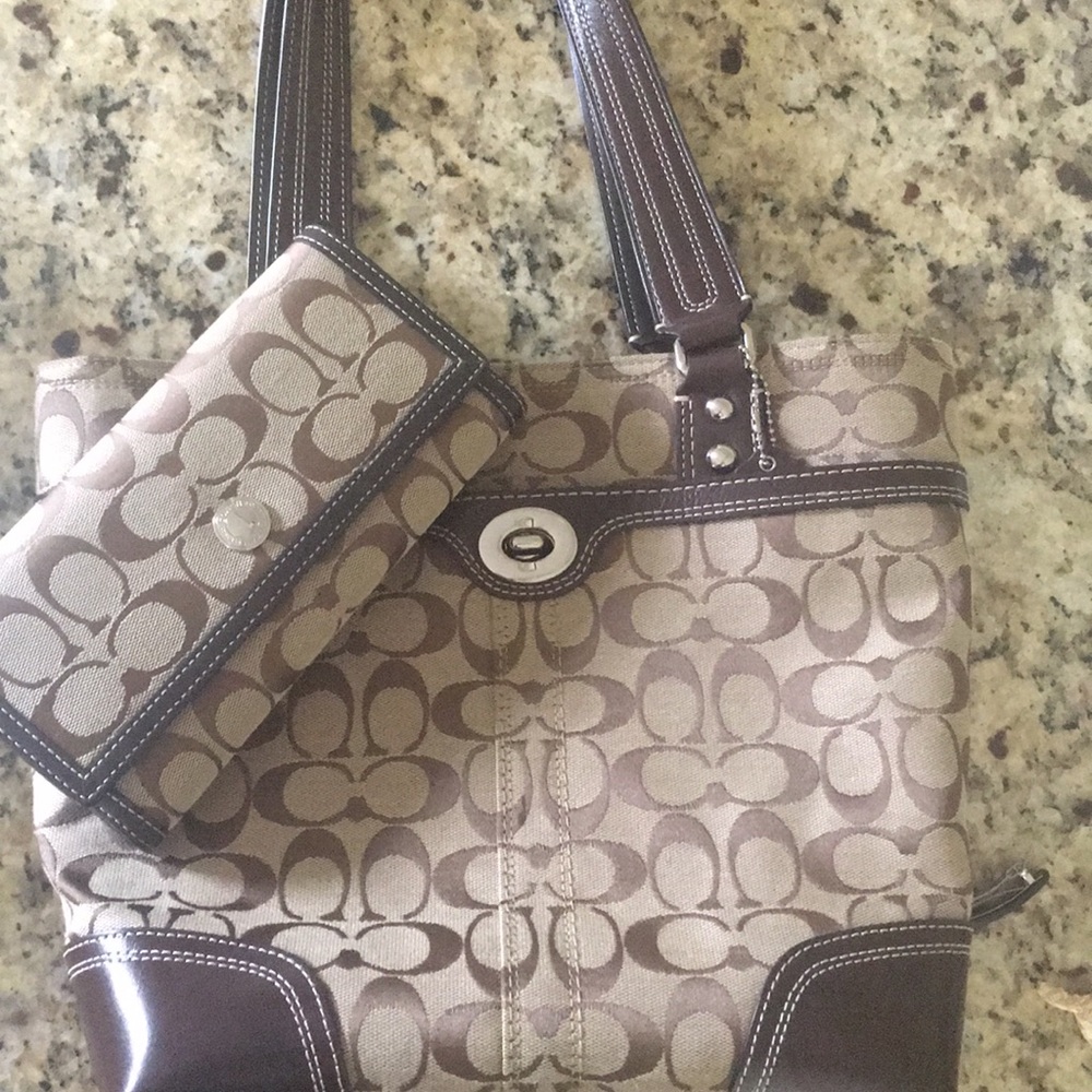 Extremely good condition Coach bag and wallet